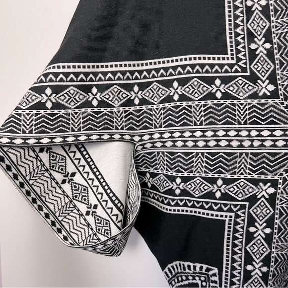 Chico's Jacquard Cocoon Chic Black & White Large Print Shawl Cardigan Jacket S/M - Picture 9 of 11
